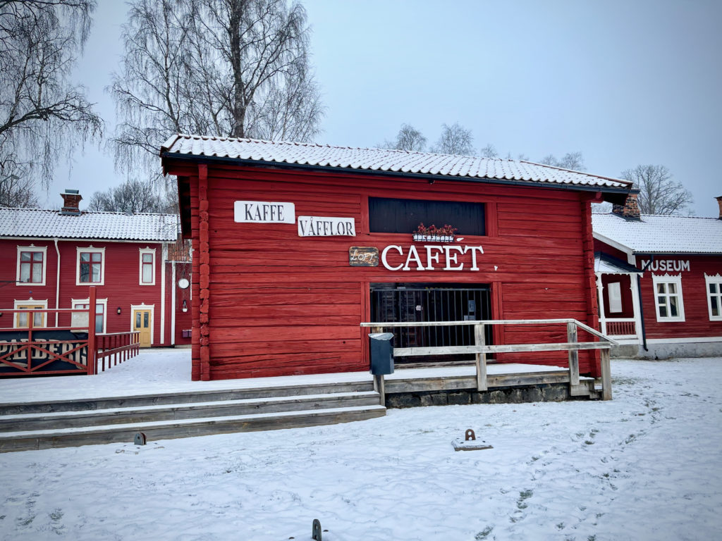 Das Loft-Café in Kopparberg  verkauft Kaffee und Waffeln