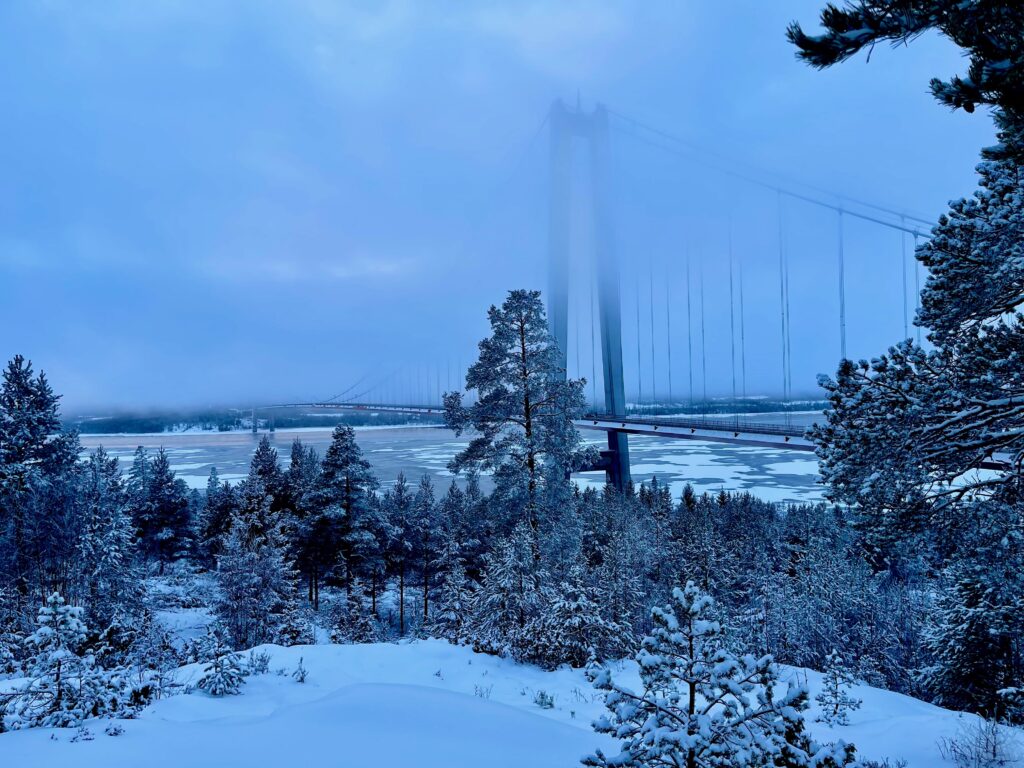 Die Höga Kusten Brücke in der Gemeinde Kramfors