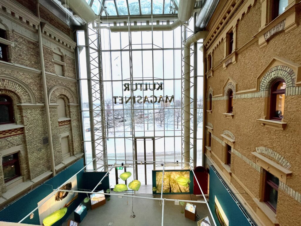 Großes Fenster im Sundsvall Museum im Kulturmagasinet